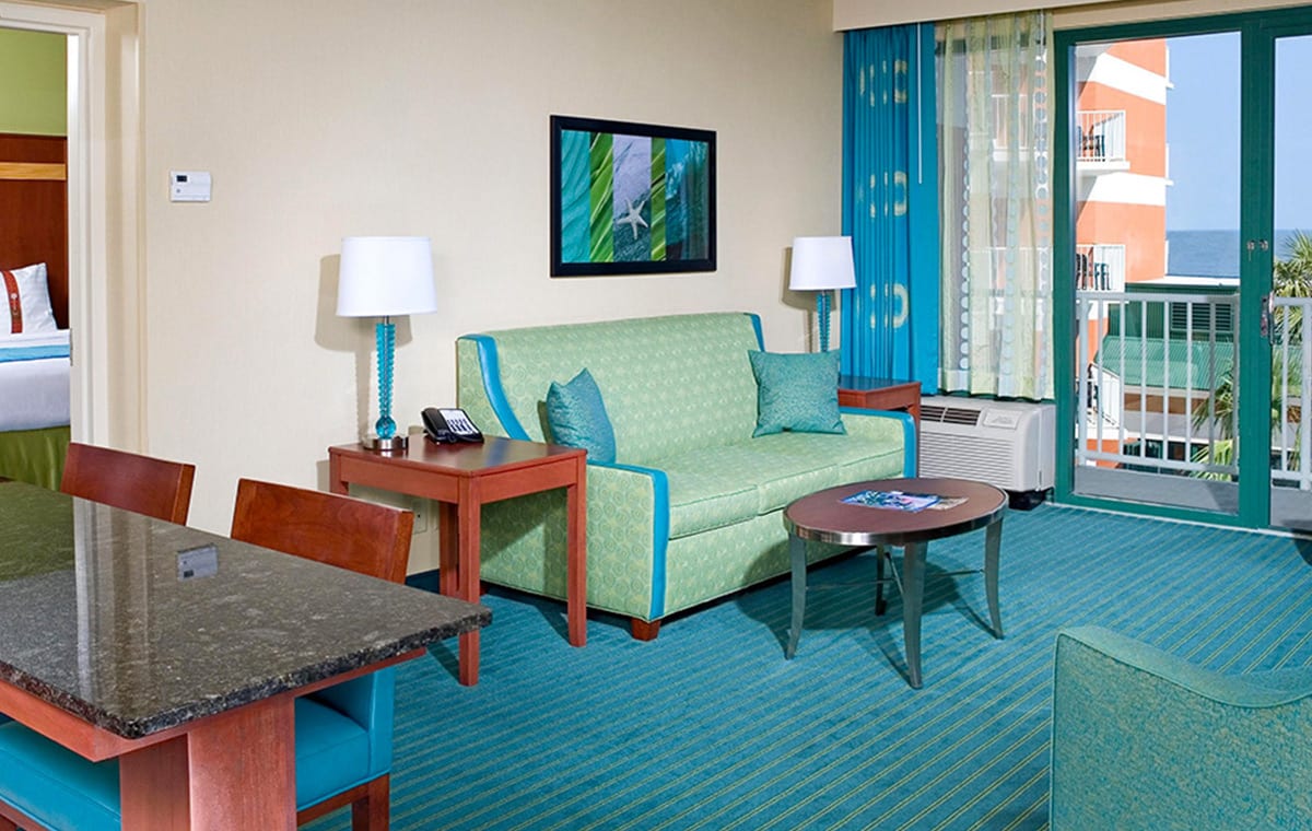 Virginia Beach hotel - deluxe oceanfront queen bed suite