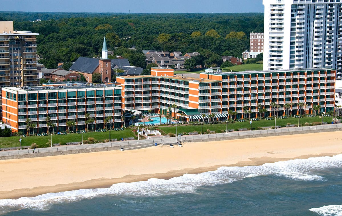 Virginia Beach hotel - Holiday Inn and Suites oceanfront hotel