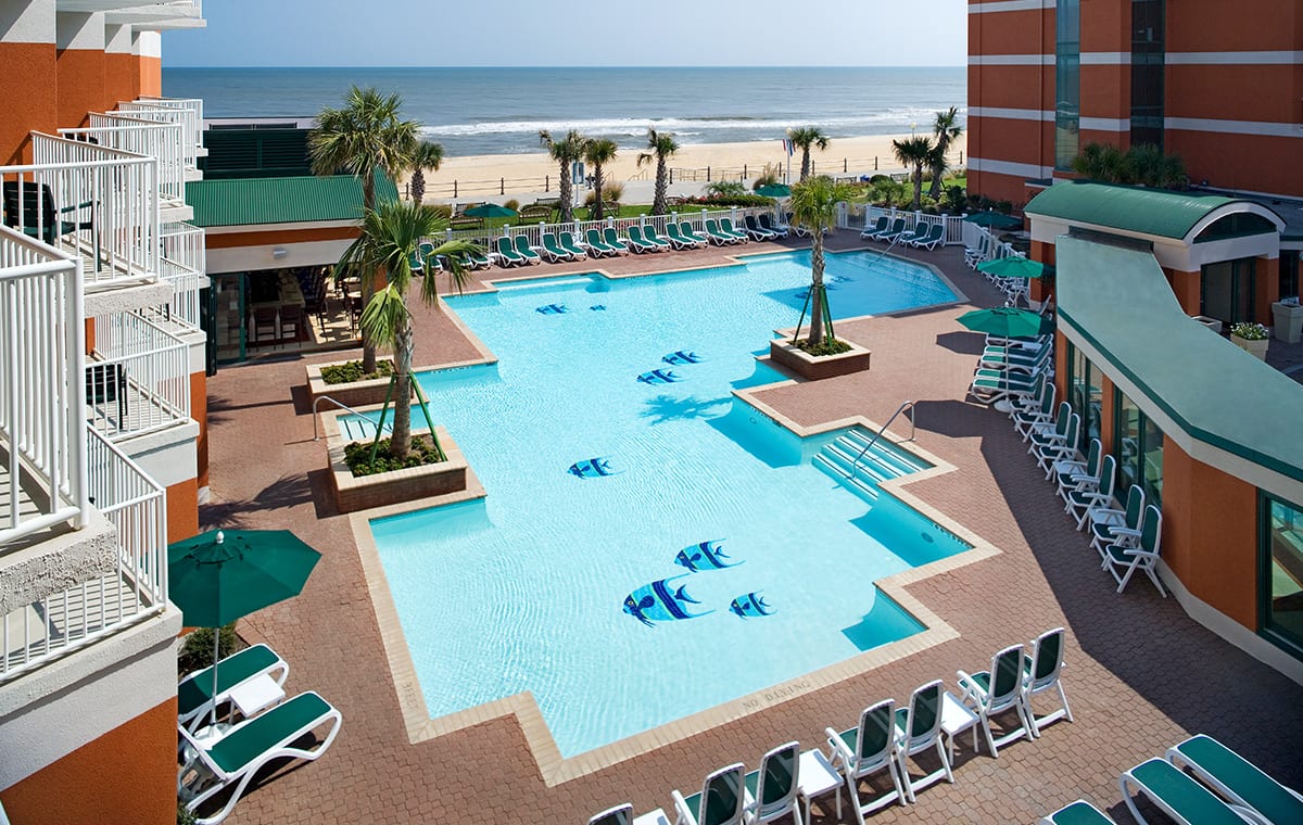 Virginia Beach hotel - Holiday Inn and Suites oceanfront pool