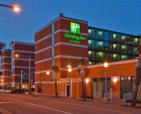 Virginia Beach hotel - Holiday Inn and Suites exterior