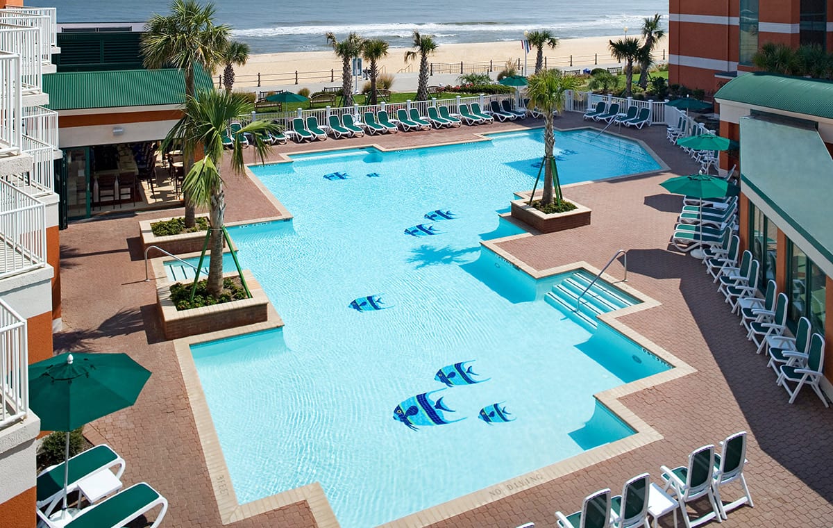 Virginia Beach hotel - Holiday Inn and Suites oceanfront pool