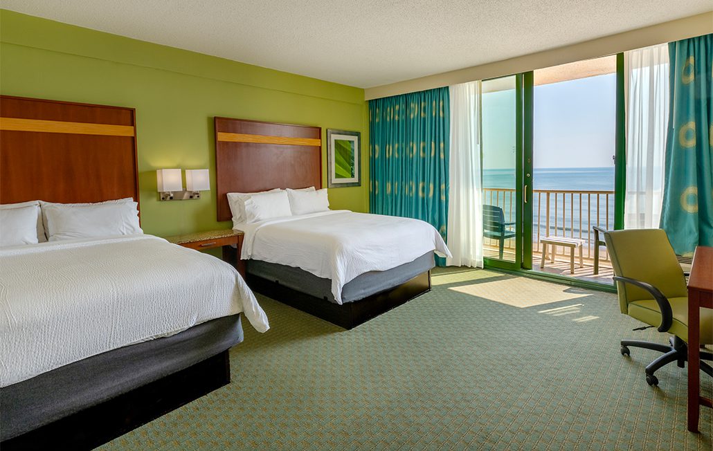 HolidayInn-VB-North-Gallery-DeluxeOFQueenSuite-3