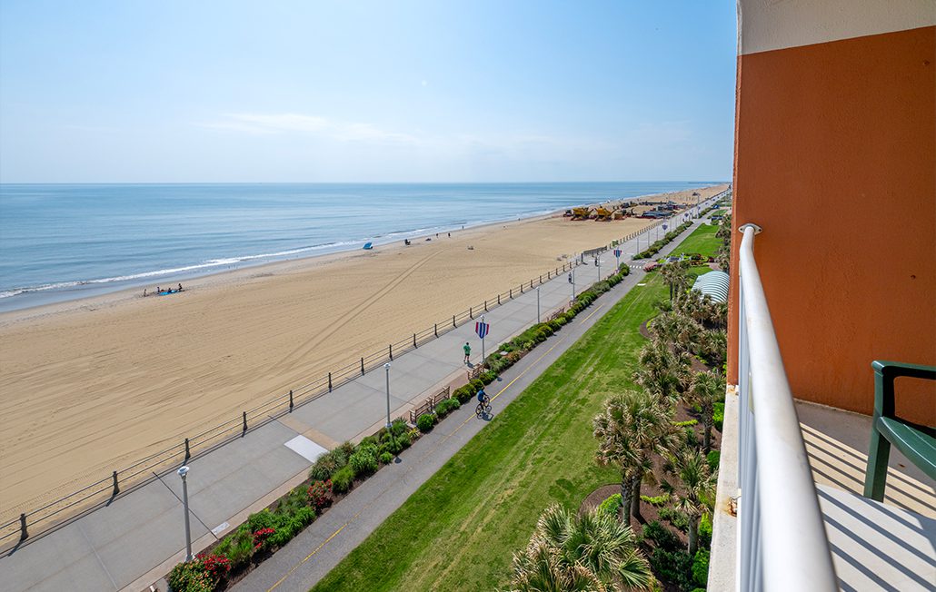 HolidayInn-VB-North-Gallery-View-1