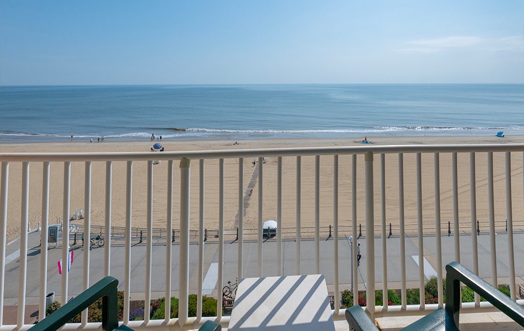 HolidayInn-VB-North-Gallery-View-2