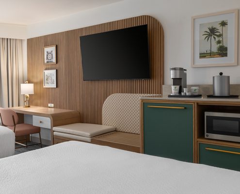 HIVB-North-Gallery-Standard-Poolside-Two-Queen-Beds-26-2