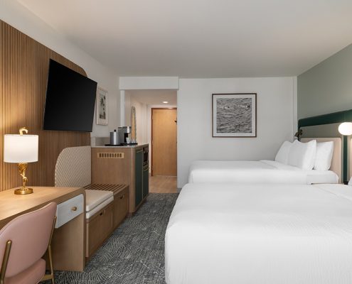 HIVB-North-Gallery-Standard-Poolside-Two-Queen-Beds-26-3
