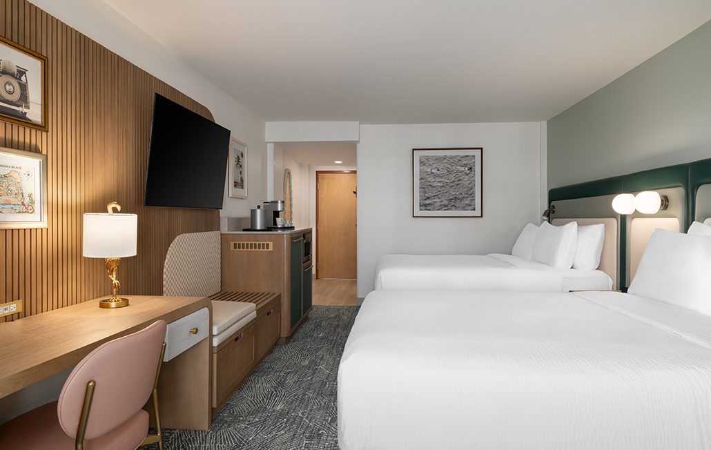 HIVB-North-Gallery-Standard-Poolside-Two-Queen-Beds-26-3